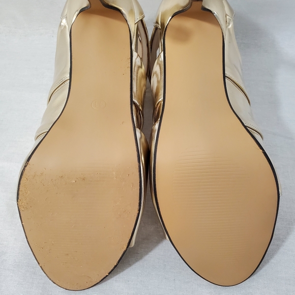 BNWOT - GOLD STRAPPY SHOES - Size 10 - Picture 6 of 12